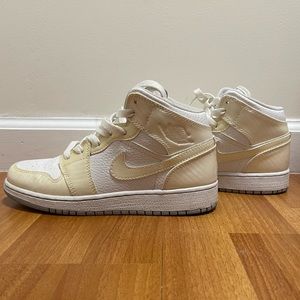 Air Jordan 1’s Mid-Top